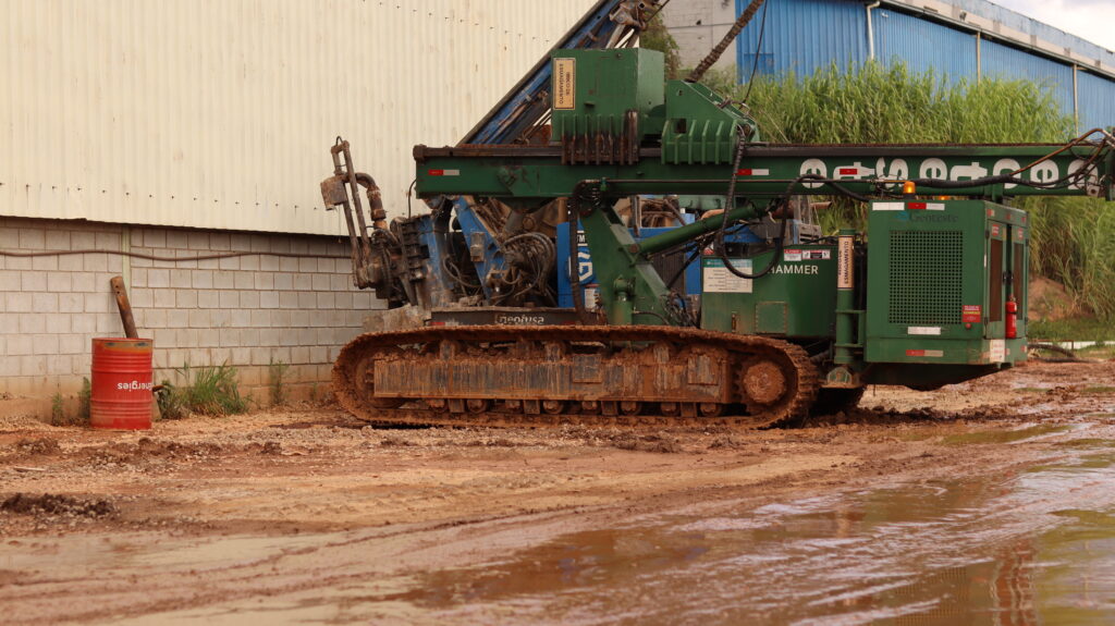 Hammer GT20 com a torre posicionada na horizontal Hammer GT20 com a torre posicionada na horizontal